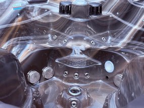 Akrylátová vírivka Ultimate - vystavený model cappucino s hnedou bočnicou