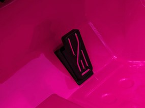 Ramiz Jeep Wrangler Rubicon Ružové vozidlo