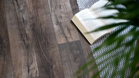 PVC podlaha Maxima Plus Hunter Oak S44 hnedá