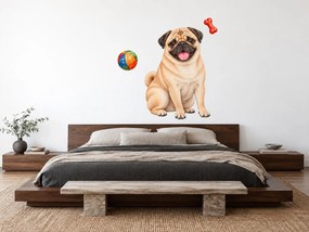 Mops s loptičkou a kosťou realistické textilné nálepky na stenu pre milovníkov mopsov arch 32 x 46 cm