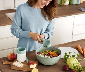 Smaltovaná misa s vekom na servírovanie a prípravu pokrmov