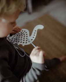 Montessori drevená prepletacia hračka - dinosaurus Max
