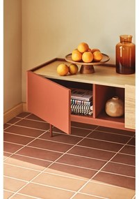 TV stolík v dekore duba v tehlovo-prírodnej farbe 180x45 cm Otto – Teulat