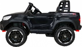 Ramiz Vozidlo Pickup Toyota Hilux Čierna