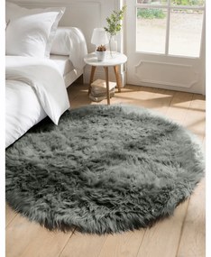 Okrúhly koberec s predĺženým vláknom 2 veľkosti na výber: priemer 70 cm alebo 140 cm.