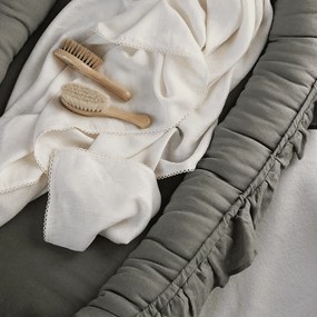 Ľanové hniezdo pre bábätko s volánom olivová