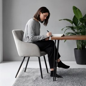 Sada štyroch jedálenských stoličiek DIAMANTE zamatové, sivé / čierne nohy (4 ks)