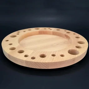 AMADEA Drevený tanier s otvormi, masívne drevo, priemer 28 cm