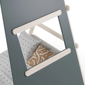 Sivozelená domčeková detská posteľ z borovicového dreva s roštom 90x200 cm Enola – Marckeric