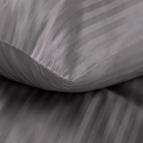 Dekorstudio Saténové posteľné obliečky VERA s jemnými prúžkami v oceľovosivej farbe Rozmer posteľných obliečok: Šírka x Dĺžka: 140x200cm + 1ks 70x80 cm