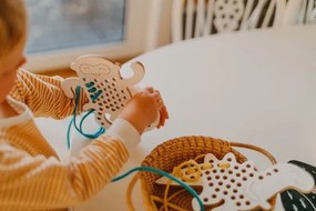 Montessori drevená prepletacia hračka - opice