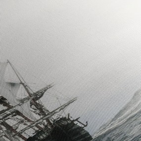 Obraz - Loď plávajúca po oceáne (90x60 cm)