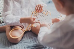 Montessori drevená prepletacia hračka - mačka