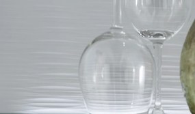 Vysoká vitrína Caracas typ 02, dub / biely lesk, s osvetlením