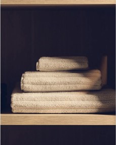 Béžový froté bavlnený uterák 50x90 cm Navira – Kave Home