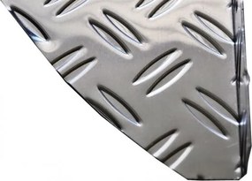 Hamat Nášľapy na schody Hliníkový Steeltred - vonkajšie aj vnútorné - 18x60 polkruh (rozmer vrátane ohybu)