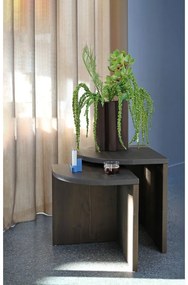 Tmavo hnedé konferenčné stolíky z borovicového dreva v súprave 2 ks Combine – Karup Design