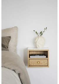 Nočný stolík s doskou v dekore mramoru v prírodnej farbe Whitmore – Rowico