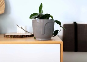 PLASTOVÝ KVETINÁČ ZOE 14X16,5 CM SIVÁ