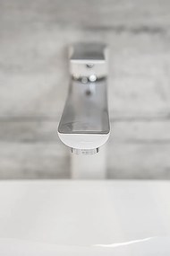 Laveo Raila, vysoká umývadlová batéria stojanková h-250, chrómová-biela, LAV-BLL_62ND