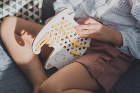 Montessori drevená prepletacia hračka - mačka