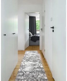 Moderný behúň COZY 8873 Cracks, prasknutý betón - Štrukturálny, dve vrstvy rúna tmavosivá Veľkosť: 80 cm