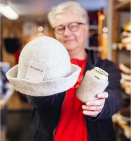 Klobúk do sauny z ovčej vlny Lahtiset, limetkovo zelený