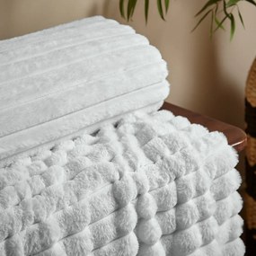 Biela deka z mikroplyšu 130x170 cm Cosy Ribbed – Catherine Lansfield