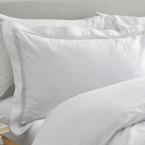 Biele obliečky na jednolôžko 135x200 cm Classic Lattice Lace – Catherine Lansfield