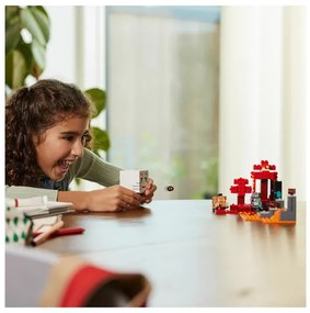 Lego Minecraft 21255 Prepadnutie portálu do Netheru  (100378705)