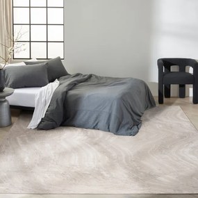 Koberec CALVIN KLEIN IRRADIANT strieborný / sivý