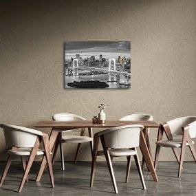 Obraz - Veľkomesto so žltou vežou (70x50 cm)