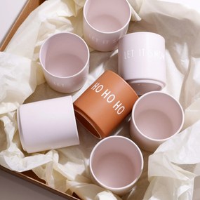 DESIGN LETTERS Porcelánový hrneček Brown HO HO HO 300 ml
