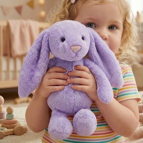 Roztomilý fialový plyšový zajačik