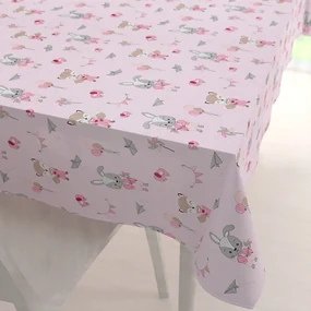 Biante Detský bavlnený obdĺžnikový obrus Sandra SA-466 Zajačikovia a líšky s balónikmi na ružovom 80x120 cm