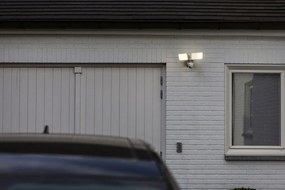 LUTEC Vonkajšie nástenné inteligentné LED osvetlenie LIBRA s bezpečnostnou kamerou a senzorom, 36 W