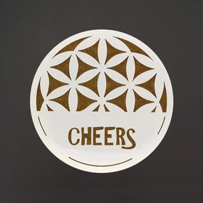 AMADEA Drevený podtácok okrúhly text "Cheers", priemer 10,5 cm, český výrobok