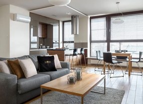 Dekorstudio Granatová obliečka na vankúš s potlačou vážky