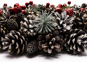 DECOLED Veniec zo šišiek a červených bobúľ, priemer 35 cm