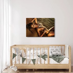 Obraz ženy ležiacej na pláži (90x60 cm)