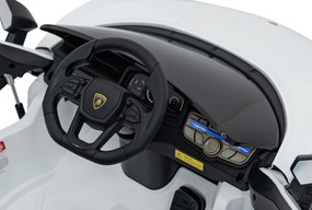 Ramiz Lamborghini Revuelto vozidlo Biela