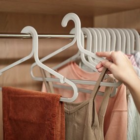 Plastové vešiaky v súprave 5 ks Orderly – Joseph Joseph