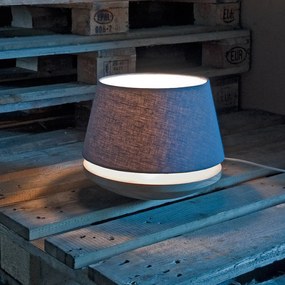 Dubové drevo a ľan – stolná lampa Kjell, iron