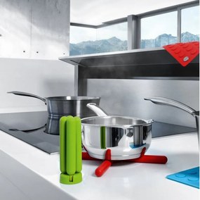 Čierna skladacia podložka pod hrniec Blomus Knik