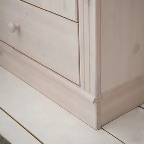 Biela šatníková skriňa z borovicového dreva 65x180 cm Anita – Støraa