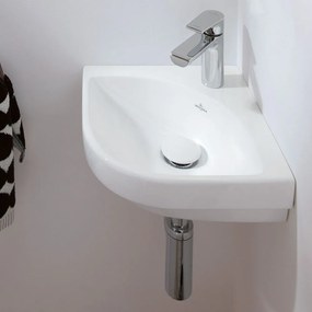 VILLEROY &amp; BOCH Subway 3.0 závesné rohové umývadielko s otvorom, s prepadom, 450 x 395 mm, Stone White, s povrchom CeramicPlus, 437146RW