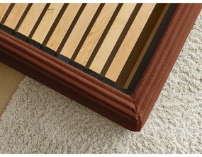 Čalúnená dvojlôžková posteľ v tehlovej farbe s úložným priestorom a roštom 160x200 cm Jade – Bobochic Paris