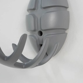 Sivý nástenný háčik Bug – Spinder Design