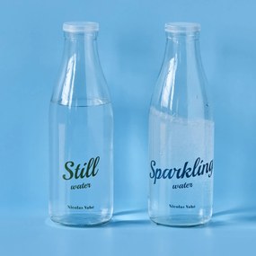 Nicolas Vahé Sklenená fľaša na vodu s nápismi Still / Sparkling  1 l Still