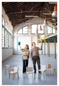 Detská stolička v prírodnej farbe Kaarol Earth – Lorena Canals